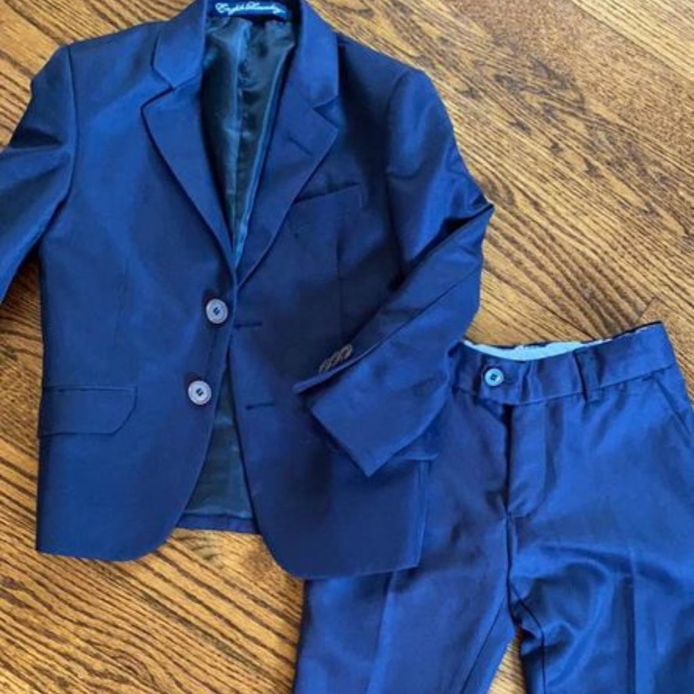 Boys navy English Laundry navy blue suit size 4T - worn once!